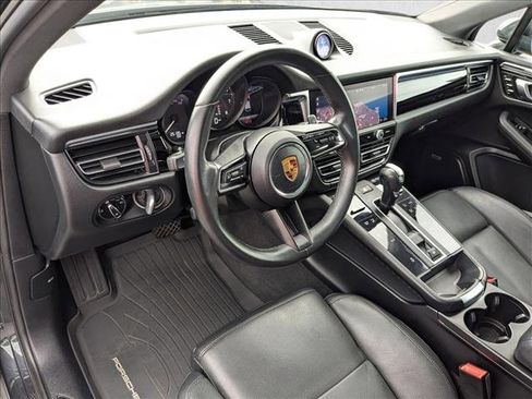 Used 2022 Porsche Macan image 10