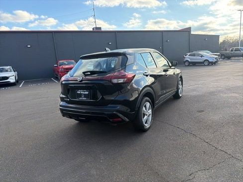 Used 2021 Nissan Kicks S image 7