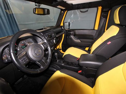 Used 2015 Jeep Wrangler Unlimited Sport w/ Quick Order Package 24S image 2