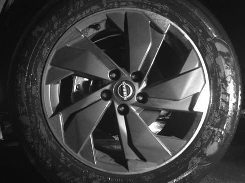 Used 2025 Nissan Rogue SV image 12