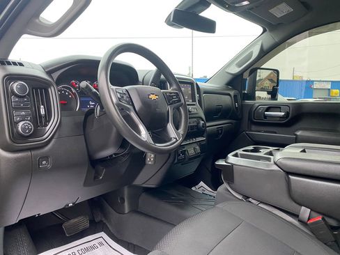 Used 2023 Chevrolet Silverado 2500 Custom w/ Gooseneck/5TH Wheel Package image 10