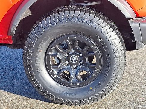 Used 2023 Ford Bronco Wildtrak image 8