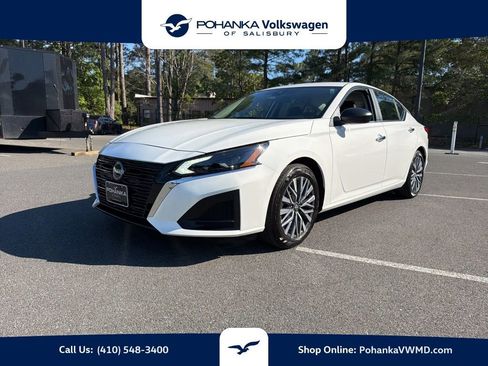 Used 2025 Nissan Altima 2.5 SV FWD image 1
