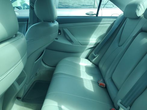 Used 2011 Toyota Camry LE w/ LE Extra-Value Pkg FWD image 8