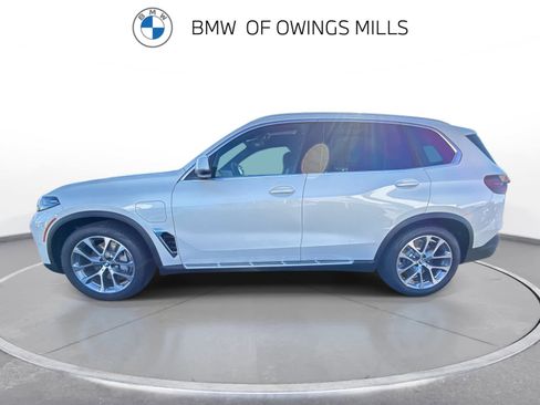 New 2026 BMW X5 xDrive50e w/ Premium Package AWD/4WD image 5