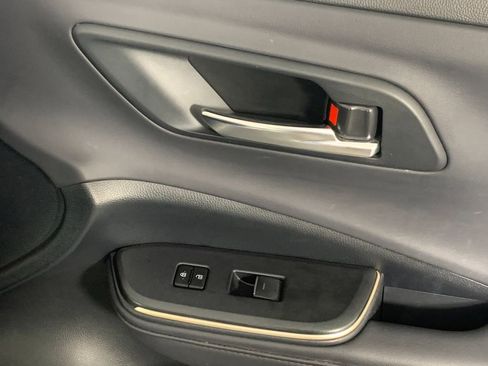 Used 2023 Toyota Crown XLE image 40