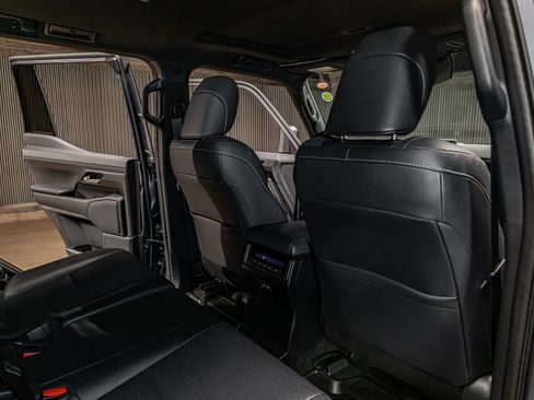 Used 2024 Lexus GX 550 w/ Cold Area Package AWD/4WD image 26