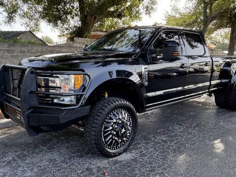 Used 2017 Ford F350 Lariat AWD/4WD image 5