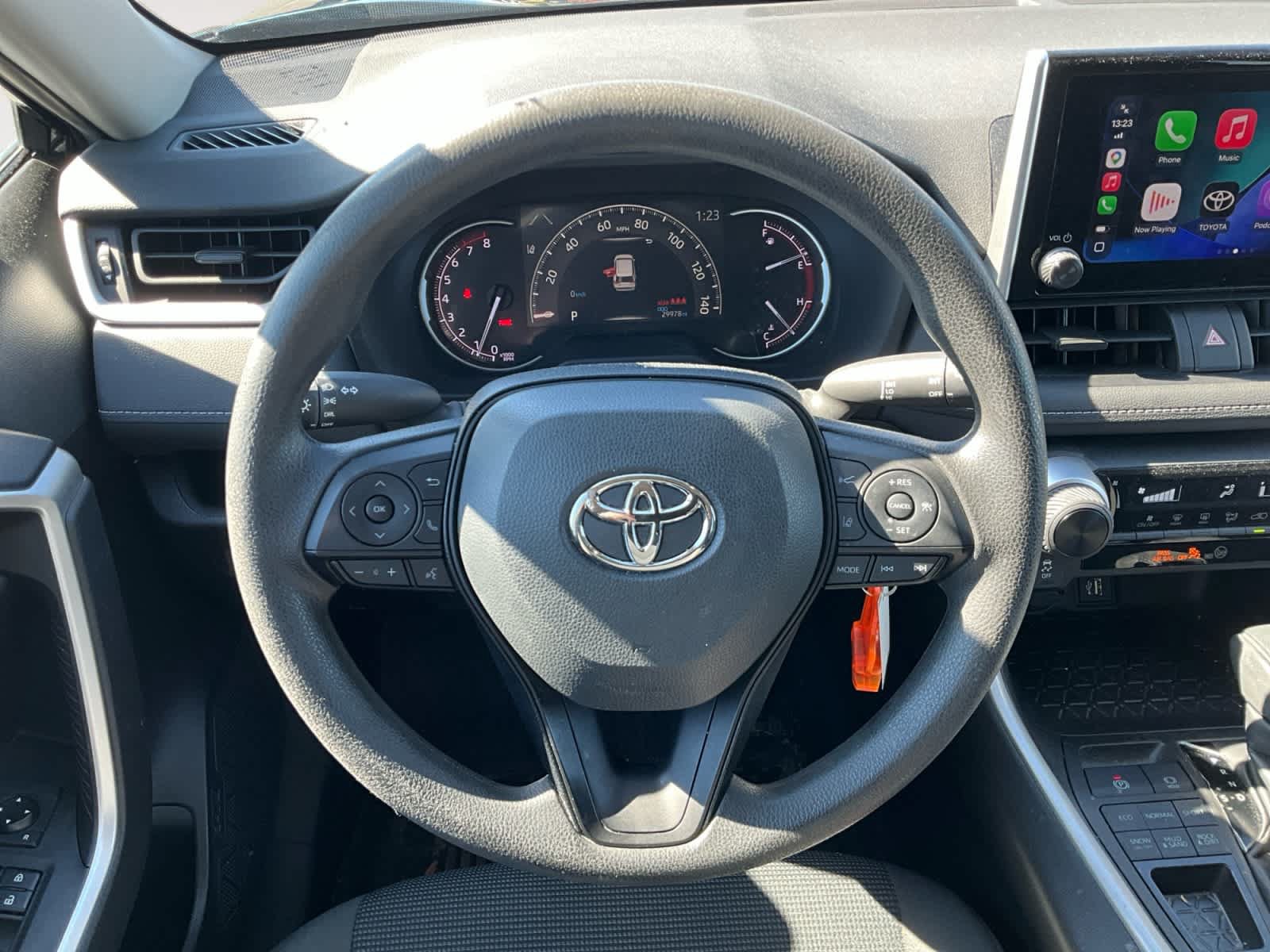 Used 2023 Toyota RAV4 LE AWD/4WD image 10