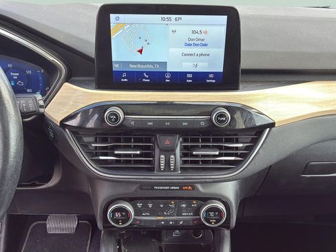 Used 2021 Ford Escape Titanium w/ Titanium Elite Package FWD image 18