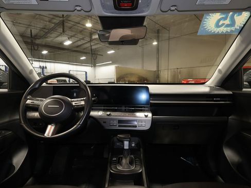 Used 2025 Hyundai Kona SEL image 29