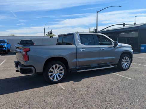 Used 2021 Chevrolet Silverado 1500 High Country w/ Technology Package image 4