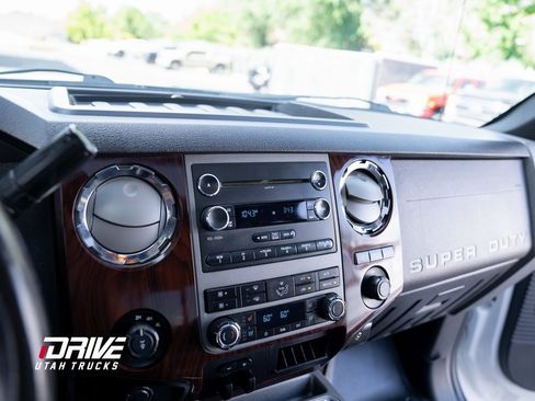Used 2012 Ford F350 Lariat w/ Lariat Interior Pkg image 38