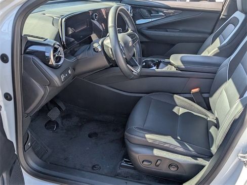 Used 2023 Chevrolet Silverado 1500 LT image 35