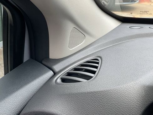 New 2025 Nissan Versa SR w/ Trunk Package image 23