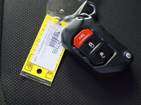 Used 2021 Jeep Wrangler Sport AWD/4WD image 31