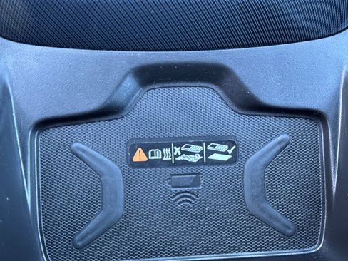 Used 2022 Chevrolet Colorado Z71 image 17