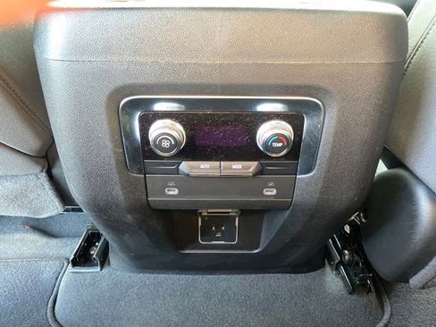 Used 2024 GMC Yukon SLE image 14