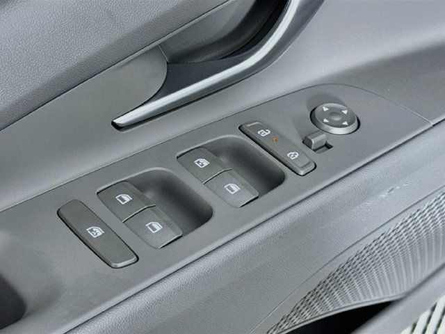 New 2026 Hyundai Elantra SEL FWD image 30