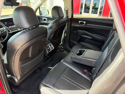 Used 2022 Kia Sorento S FWD image 17