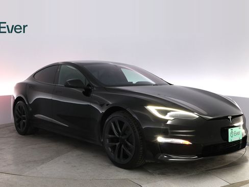Used 2022 Tesla Model S image 13