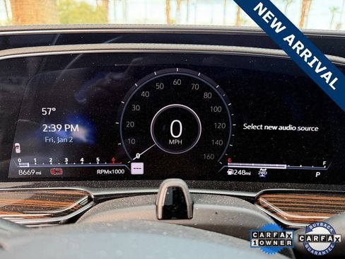 Used 2024 Cadillac Escalade Premium Luxury image 10