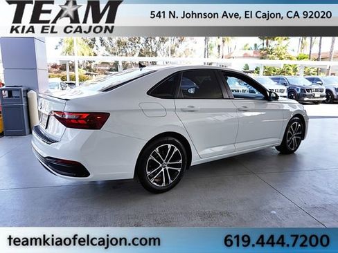 Used 2024 Volkswagen Jetta Sport FWD image 8