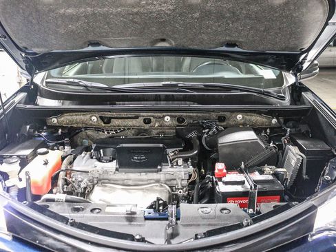 Certified 2018 Toyota RAV4 SE FWD image 29