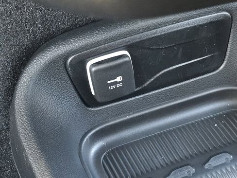 New 2026 Chrysler Pacifica Select image 11