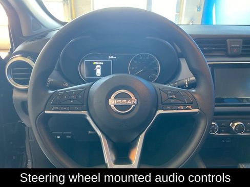 Used 2025 Nissan Versa SV FWD image 6