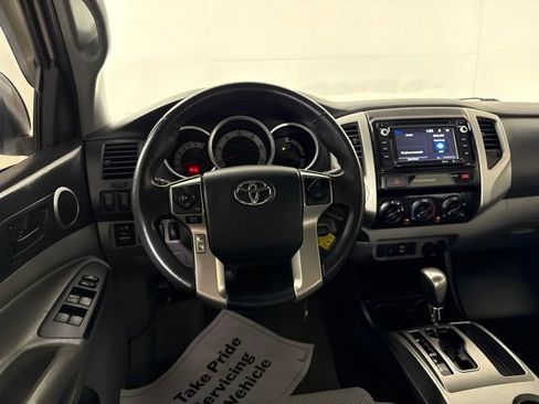Used 2015 Toyota Tacoma 4x4 Double Cab w/ TRD Off-Road Package image 25