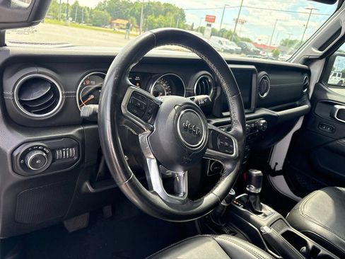 Used 2022 Jeep Wrangler Unlimited Sahara w/ LED Lighting Group AWD/4WD image 4
