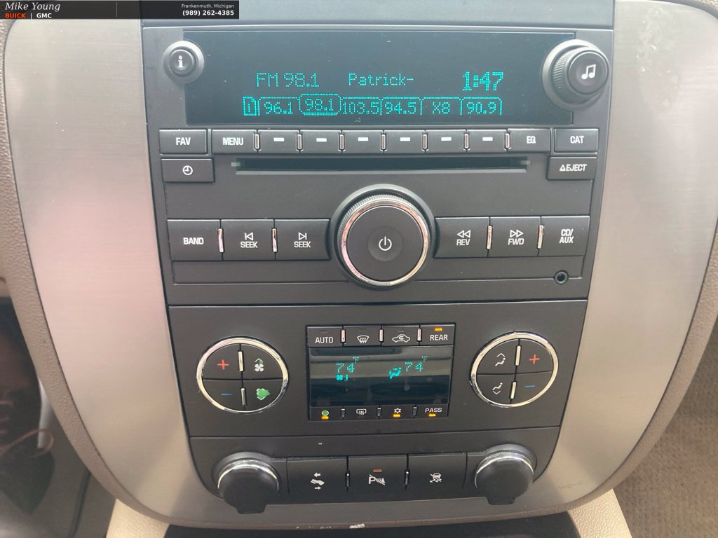 Used 2011 GMC Yukon SLT w/ SLT-2 Equipment Package AWD/4WD image 28