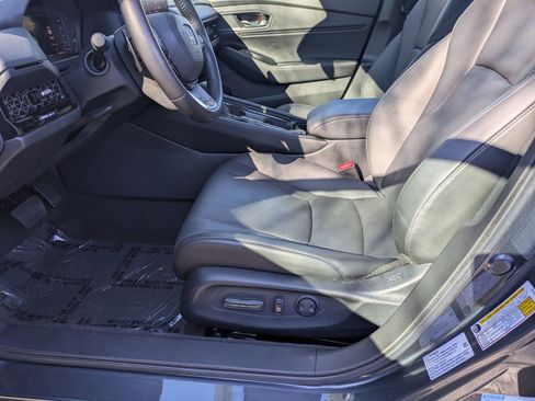 Used 2025 Honda Accord Touring image 12