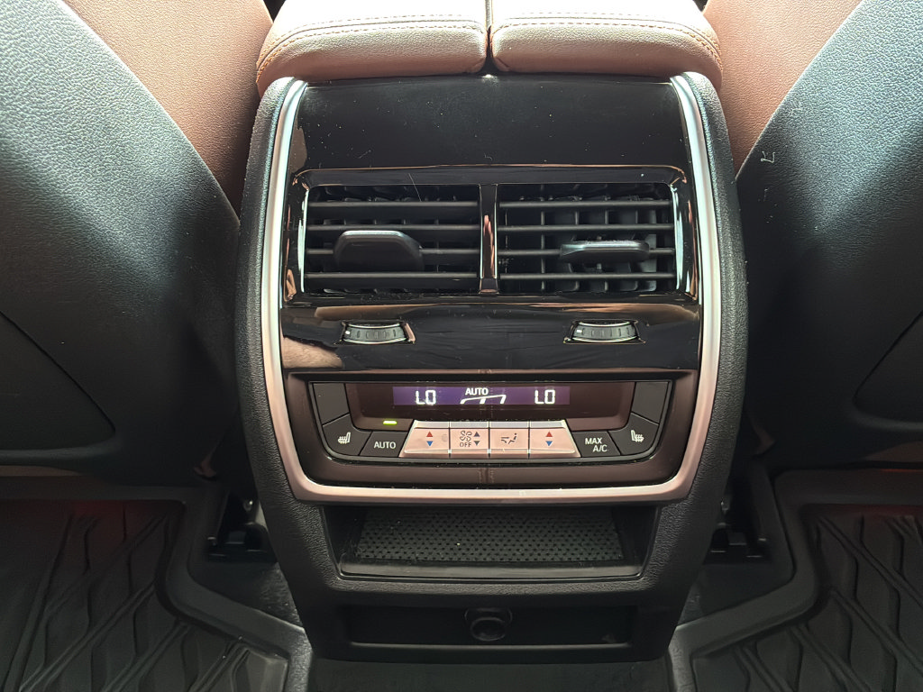 Used 2023 BMW X5 xDrive40i w/ Luxury Seating Package AWD/4WD image 17