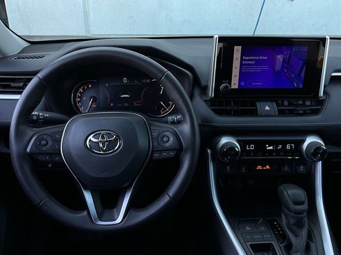 Used 2025 Toyota RAV4 XLE image 14