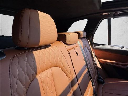 Used 2024 BMW X5 M60i image 18