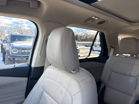 Used 2023 Ford Explorer XLT w/ Equipment Group 202A image 39