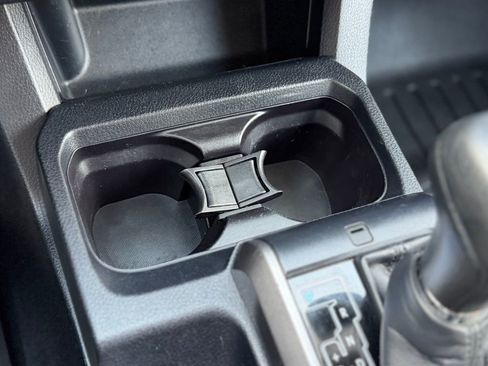 Used 2016 Toyota Tacoma SR5 image 19