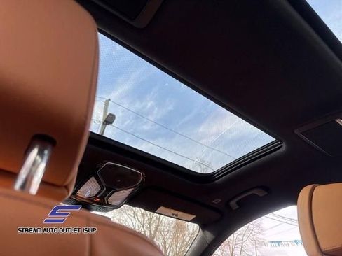 Used 2022 BMW 750i xDrive w/ Executive Package image 30