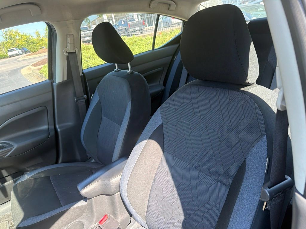 Used 2024 Nissan Versa SV FWD image 9