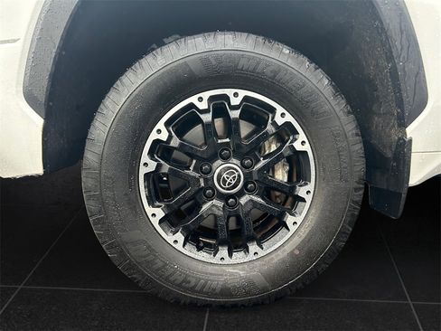 Used 2022 Toyota Tundra SR5 image 9