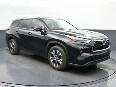 Used 2023 Toyota Highlander XLE