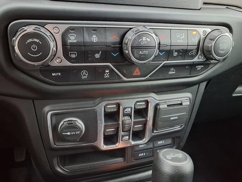 Used 2021 Jeep Wrangler Unlimited Sport AWD/4WD image 11