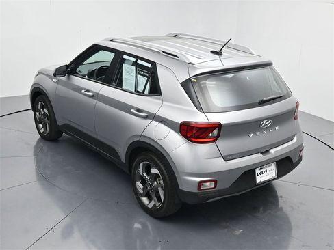 Used 2023 Hyundai Venue SEL image 42
