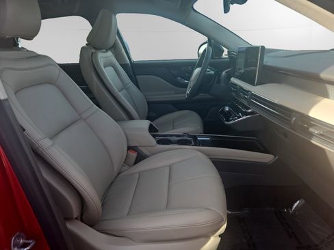 Certified 2024 Lincoln Corsair Premiere w/ Equipment Group 101A image 15