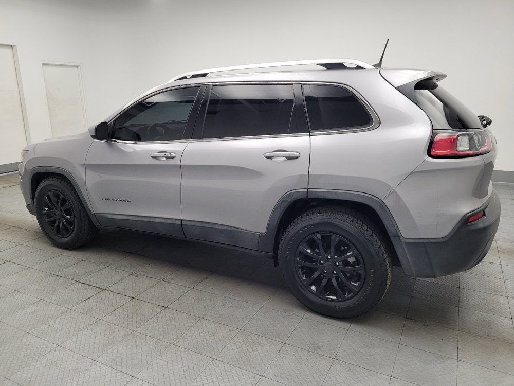 Used 2019 Jeep Cherokee Latitude Plus FWD image 3