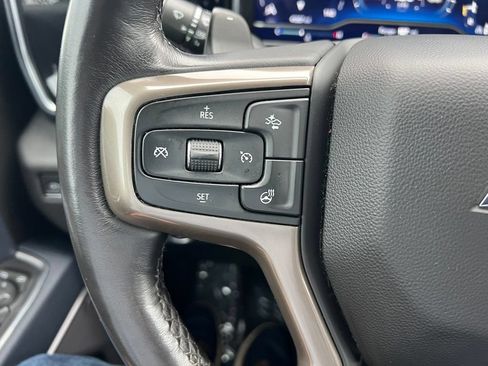 Used 2022 Chevrolet Silverado 1500 High Country w/ Technology Package AWD/4WD image 38