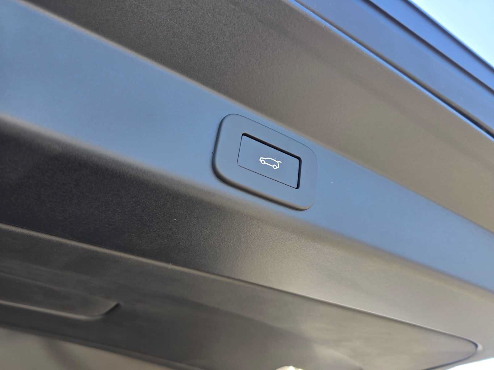 New 2027 Land Rover Range Rover Sport SE AWD/4WD image 16