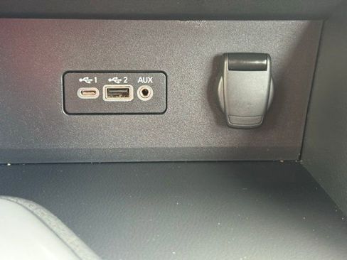 Used 2023 Nissan Sentra SV image 39